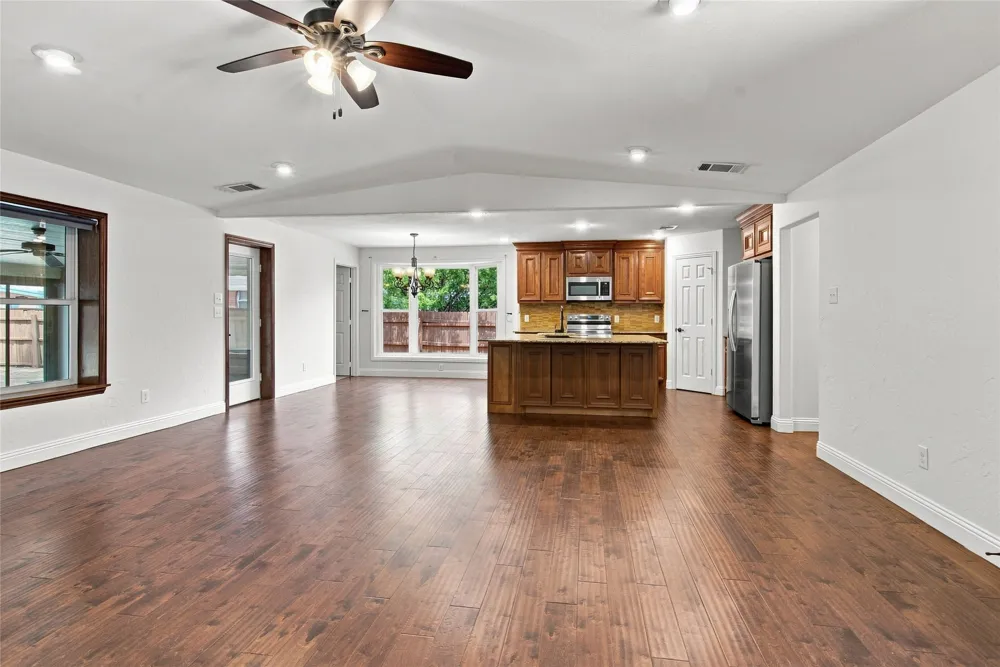 815 National Drive Irving, TX 75060