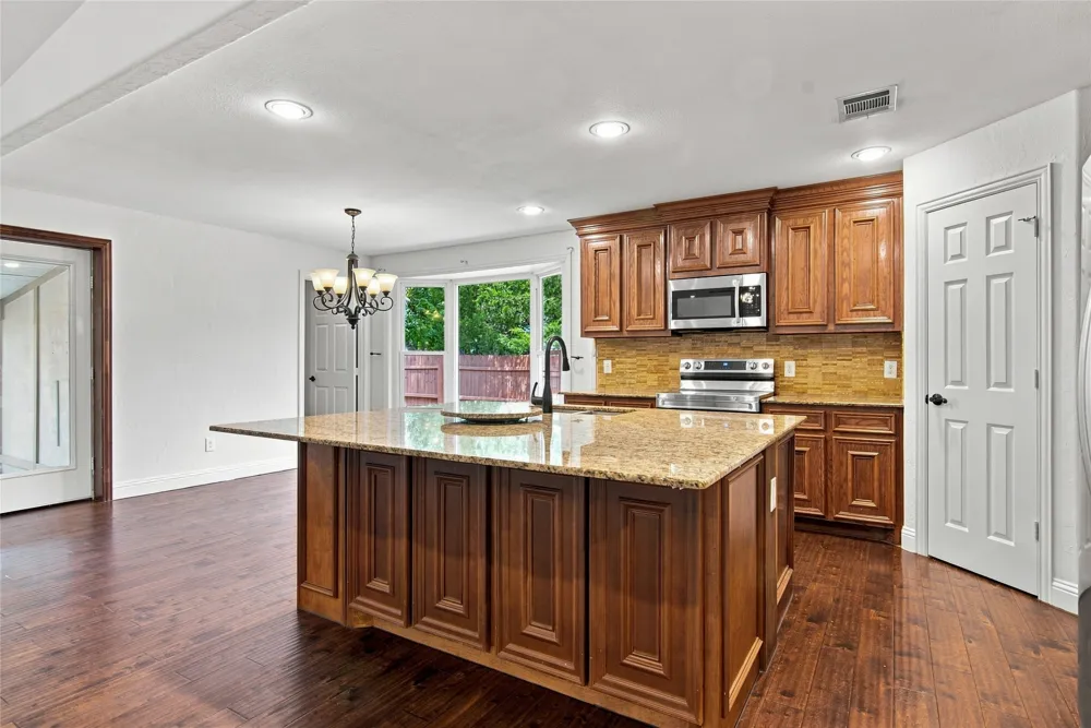 815 National Drive Irving, TX 75060