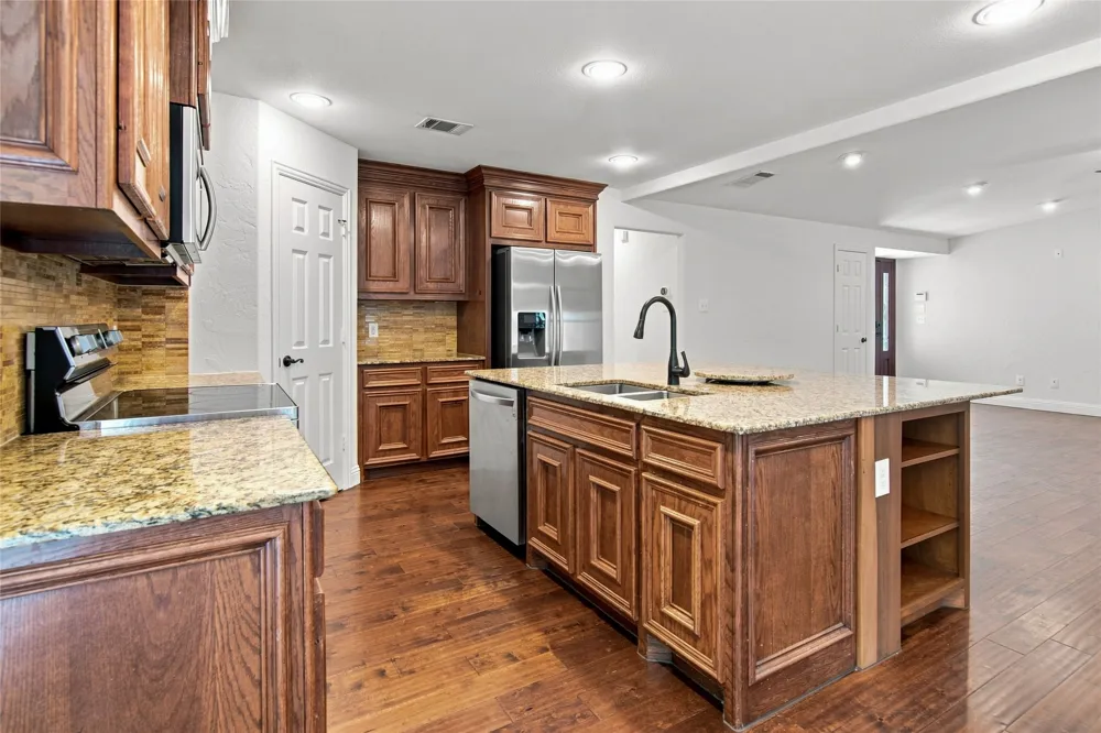 815 National Drive Irving, TX 75060