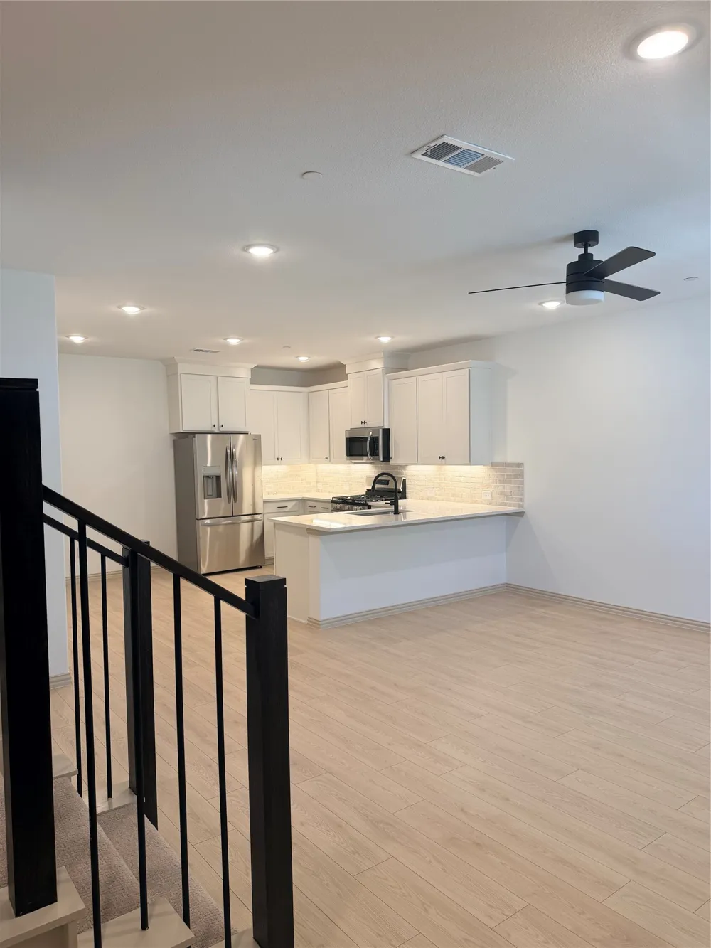 7328 Grant Avenue North Richland Hills, TX 76180