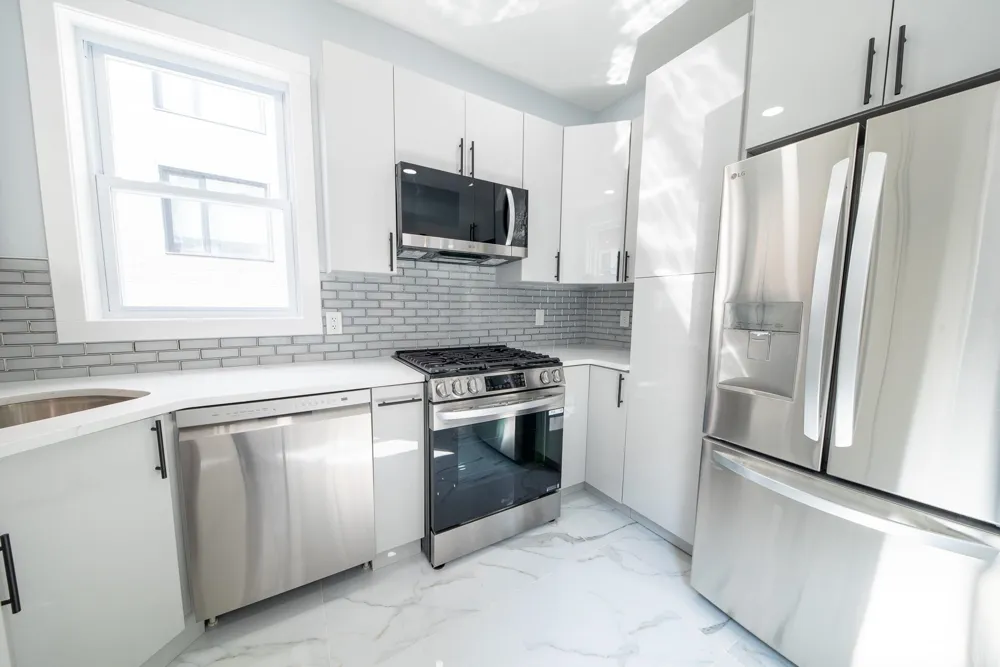 1409 MANHATTAN AVE Union City, NJ 07087
