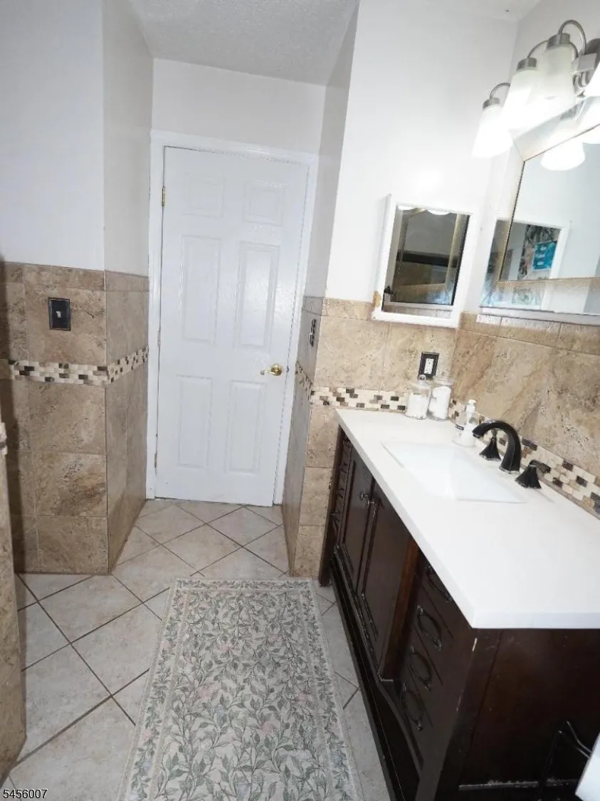 408 Jennifer Ln Monroe, NJ 08094