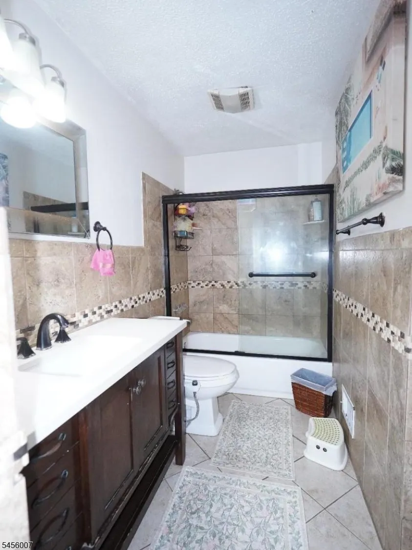 408 Jennifer Ln Monroe, NJ 08094