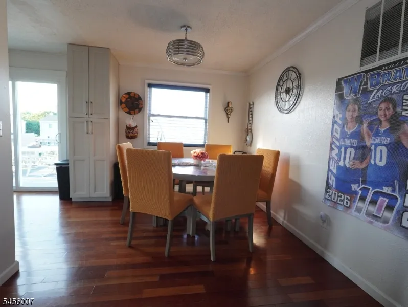 408 Jennifer Ln Monroe, NJ 08094