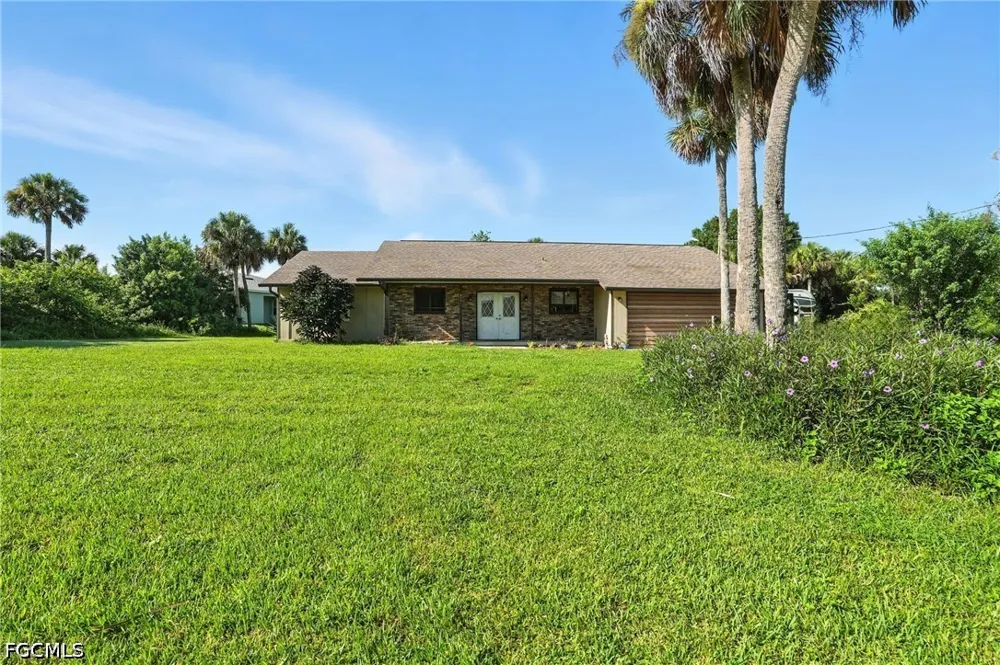 Pike Lane Labelle, FL 33935