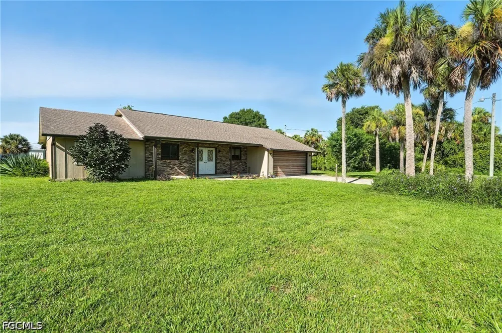 Pike Lane Labelle, FL 33935