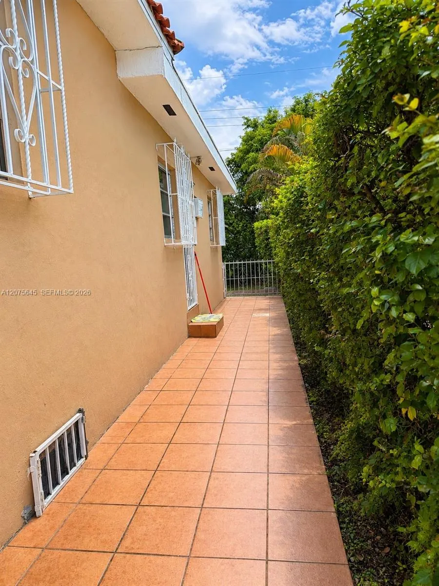 6488 SW 25th St #1 Miami, FL 33155