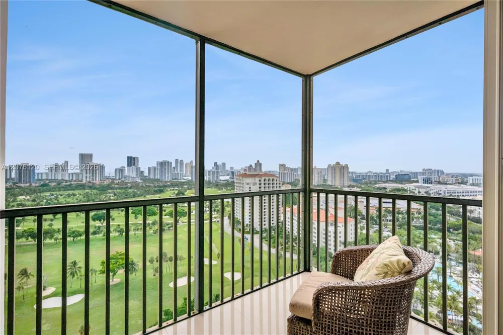 20335 W Country Club Dr #2409 Aventura, FL 33180