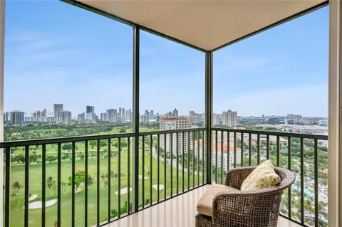 20335 W Country Club Dr #2409
