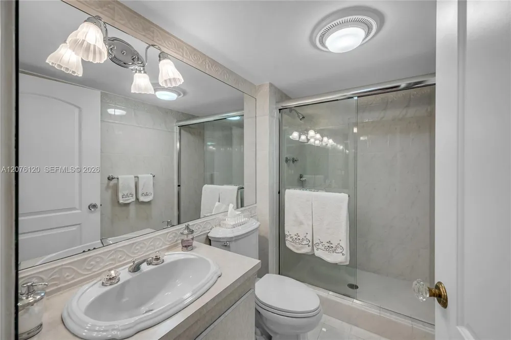 20335 W Country Club Dr #2409 Aventura, FL 33180