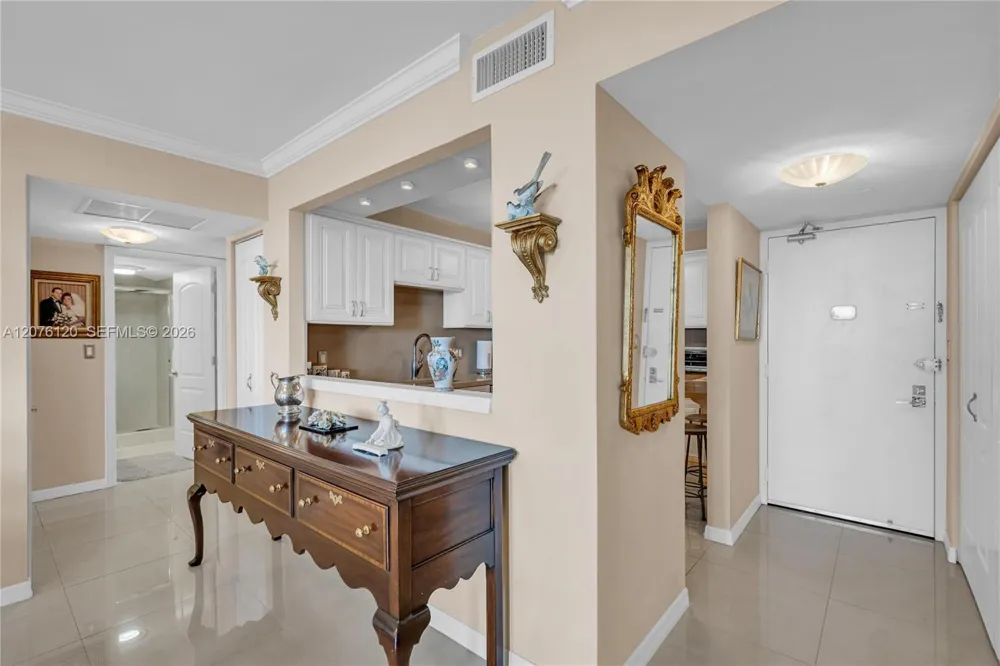 20335 W Country Club Dr #2409 Aventura, FL 33180