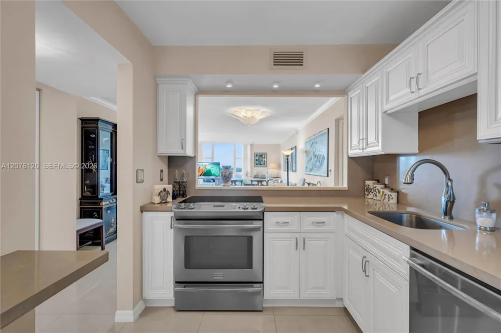 20335 W Country Club Dr #2409 Aventura, FL 33180