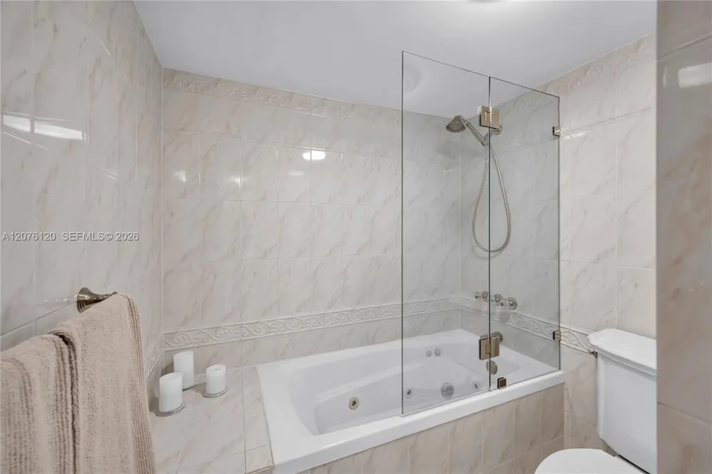20335 W Country Club Dr #2409 Aventura, FL 33180
