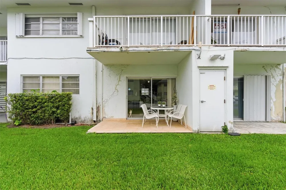 7680 SW 82nd St #H121 Miami, FL 33143