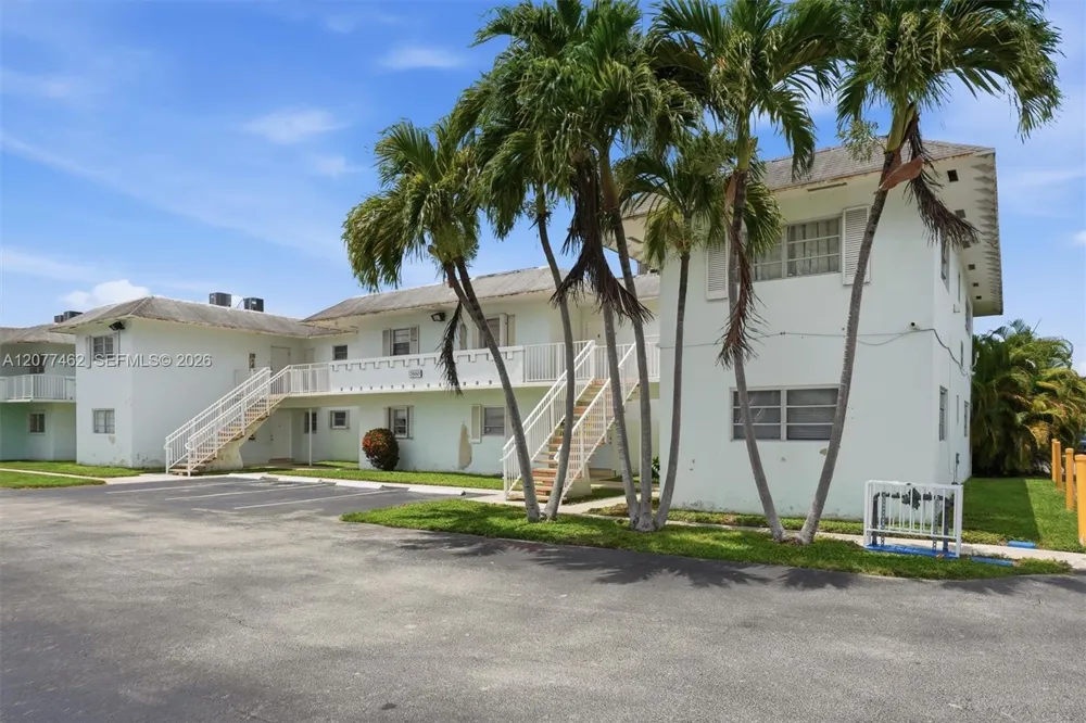 7680 SW 82nd St #H121 Miami, FL 33143