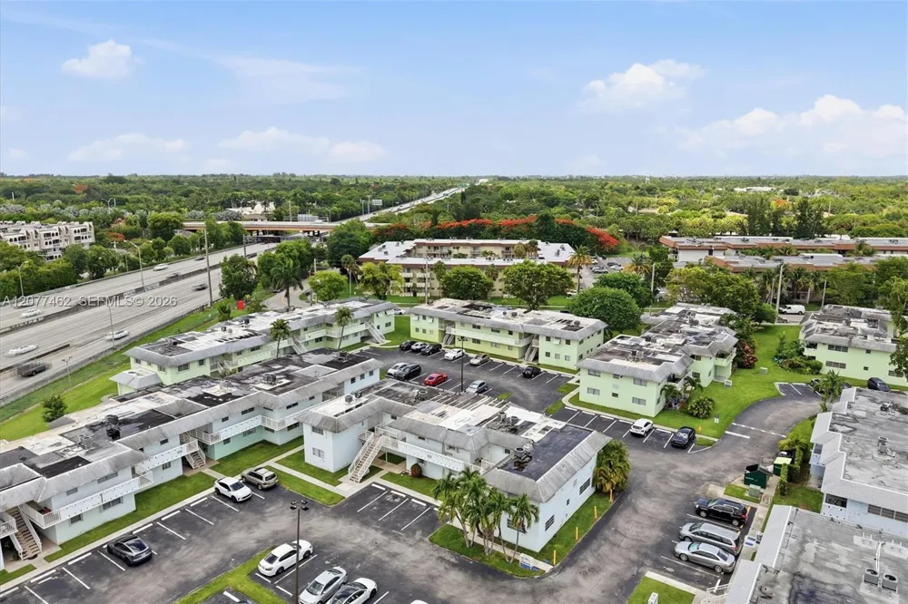 7680 SW 82nd St #H121 Miami, FL 33143
