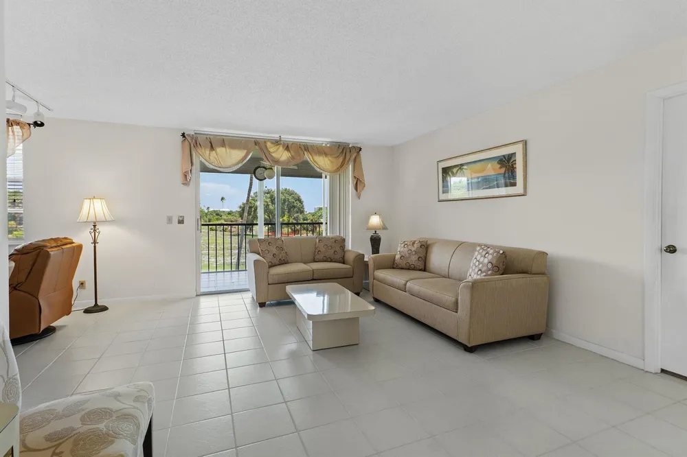 6400 NW 2ND AVENUE #321 Boca Raton, FL 33487