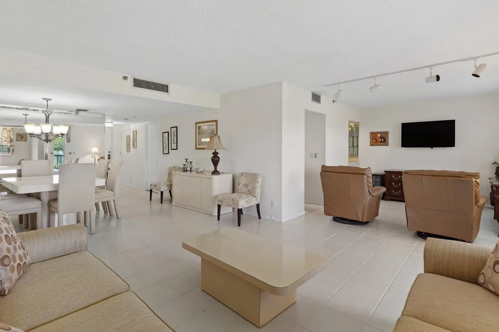 6400 NW 2ND AVENUE #321 Boca Raton, FL 33487