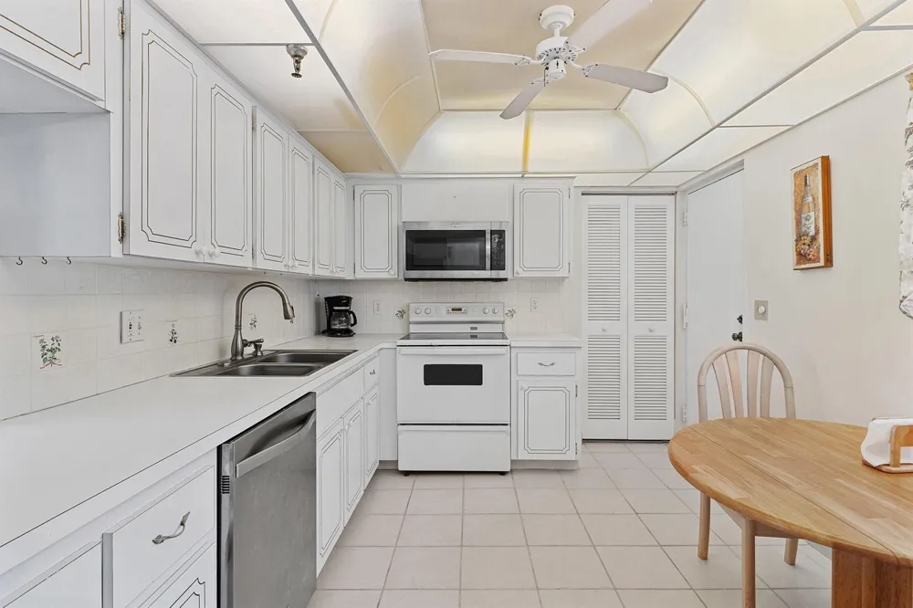 6400 NW 2ND AVENUE #321 Boca Raton, FL 33487