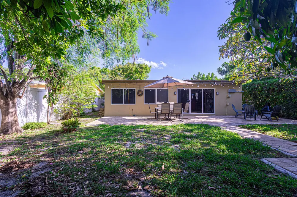429 SUMMA STREET West Palm Beach, FL 33405