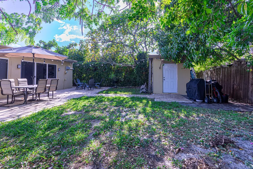 429 SUMMA STREET West Palm Beach, FL 33405