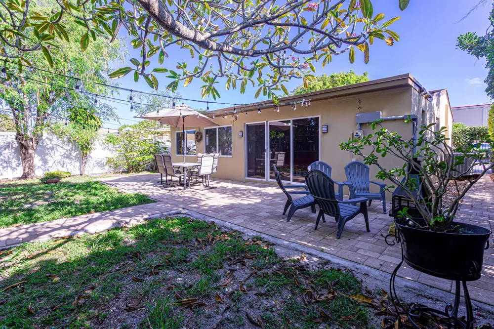 429 SUMMA STREET West Palm Beach, FL 33405