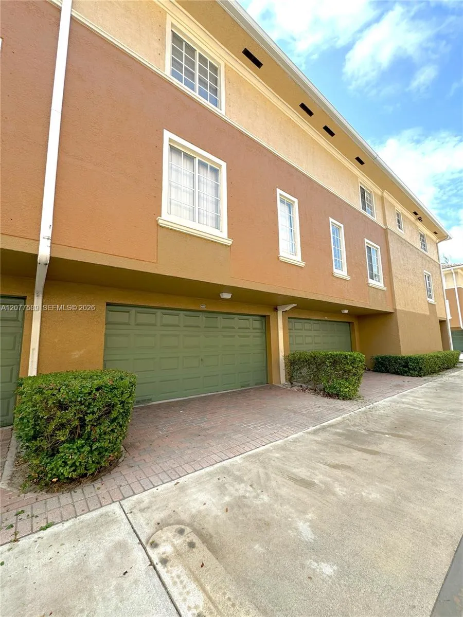 2831 NE 185th St #603 Aventura, FL 33180