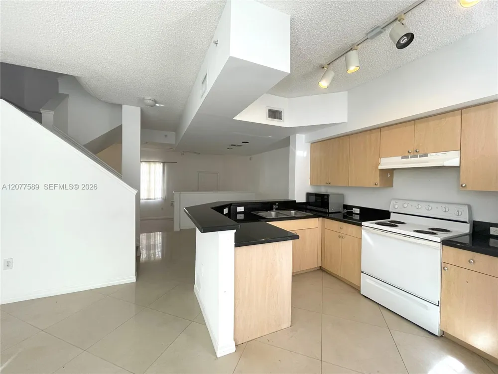 2831 NE 185th St #603 Aventura, FL 33180