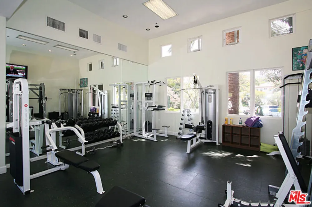 16610 Calle Brittany Pacific Palisades, CA 90272