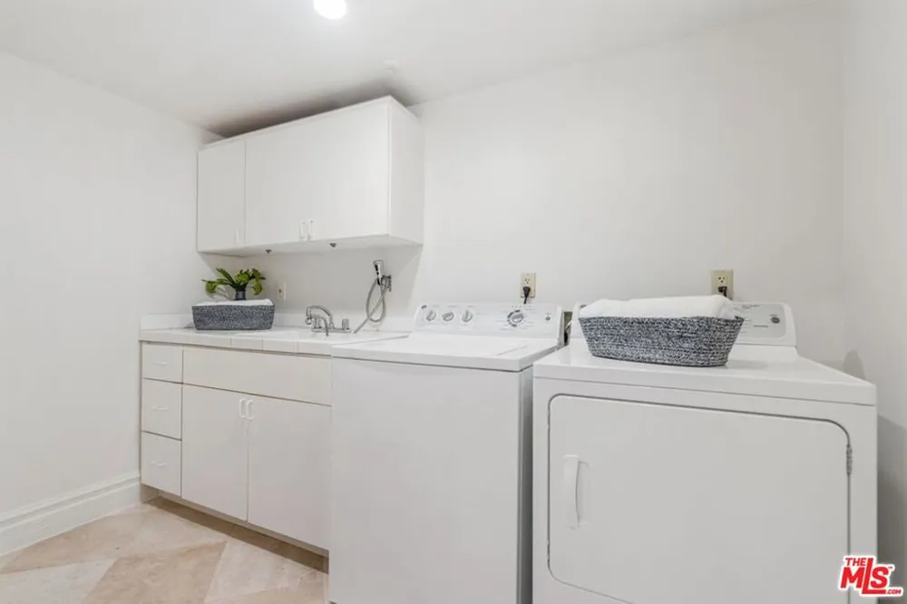 16610 Calle Brittany Pacific Palisades, CA 90272