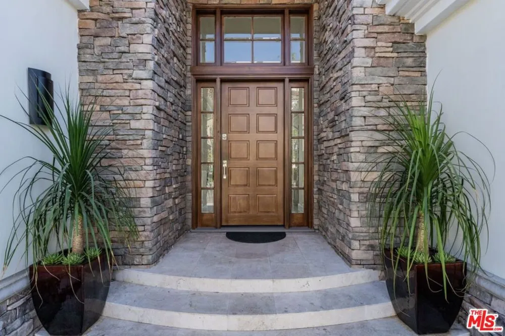 16610 Calle Brittany Pacific Palisades, CA 90272