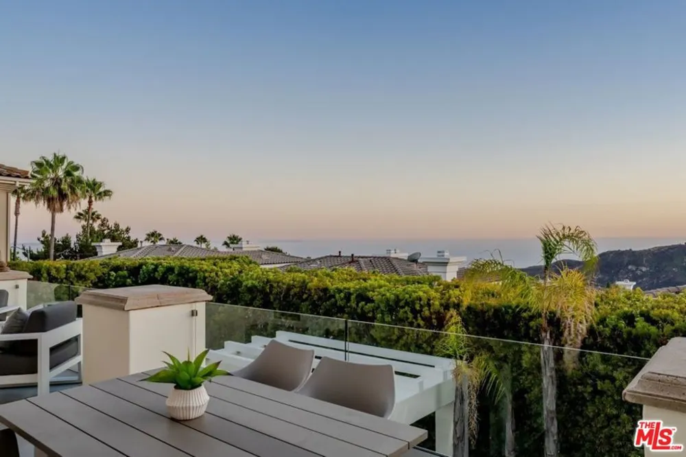 16610 Calle Brittany Pacific Palisades, CA 90272