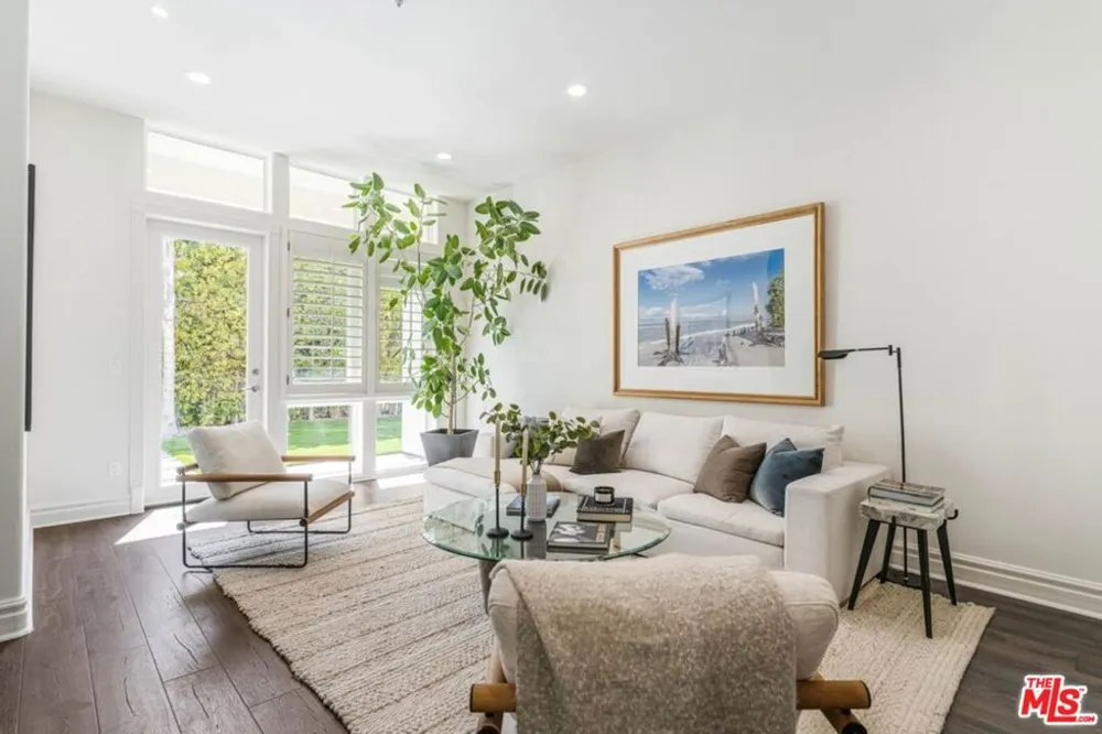16610 Calle Brittany Pacific Palisades, CA 90272