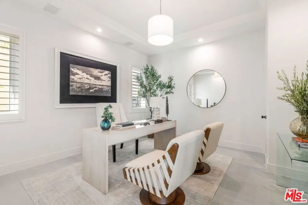 16610 Calle Brittany Pacific Palisades, CA 90272