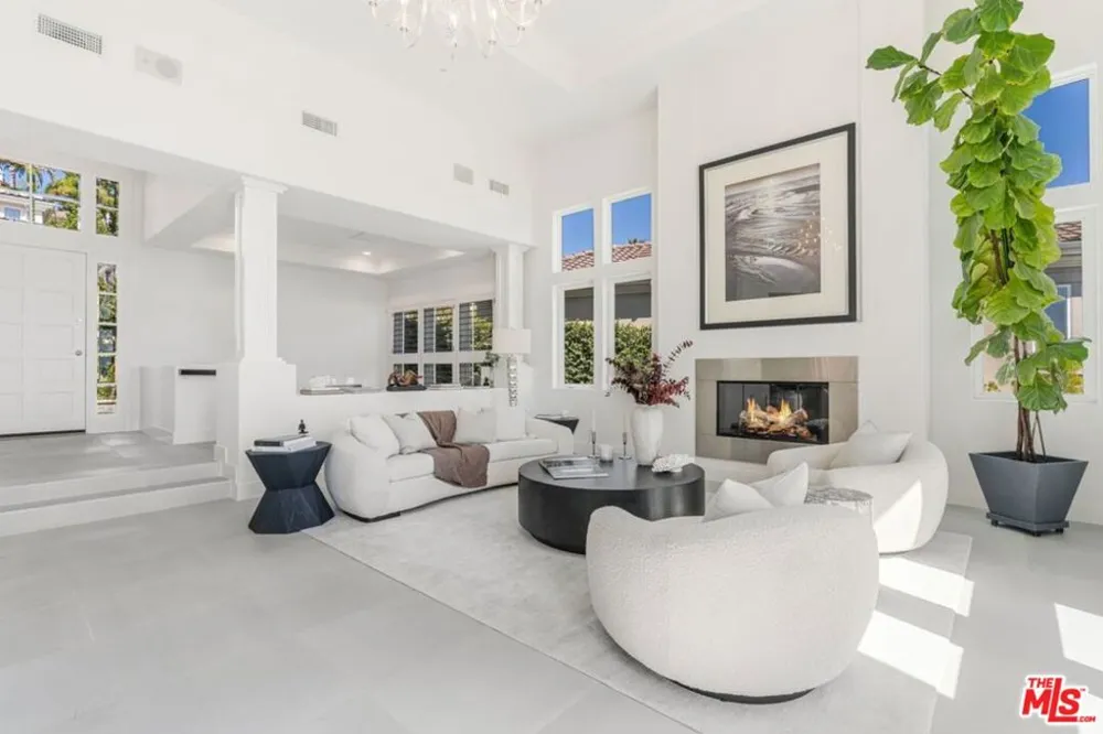 16610 Calle Brittany Pacific Palisades, CA 90272