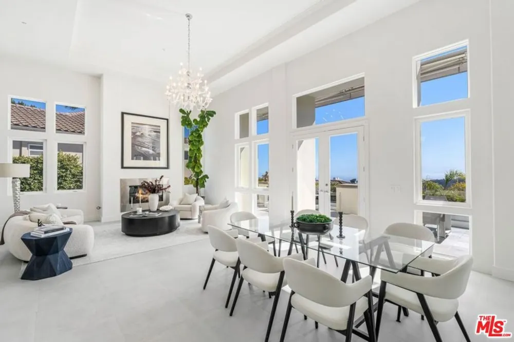 16610 Calle Brittany Pacific Palisades, CA 90272