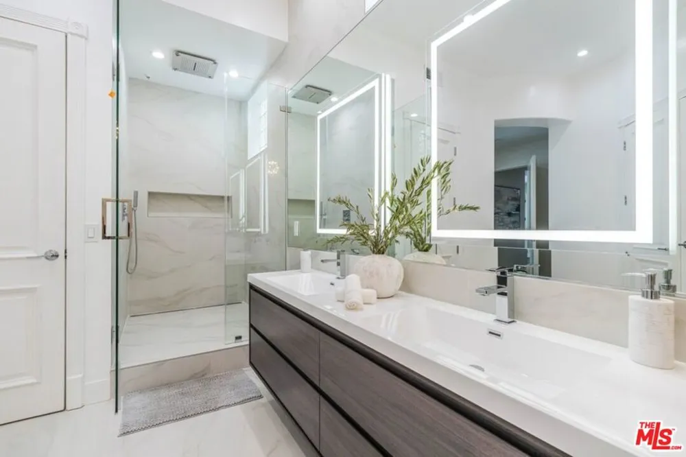 16610 Calle Brittany Pacific Palisades, CA 90272