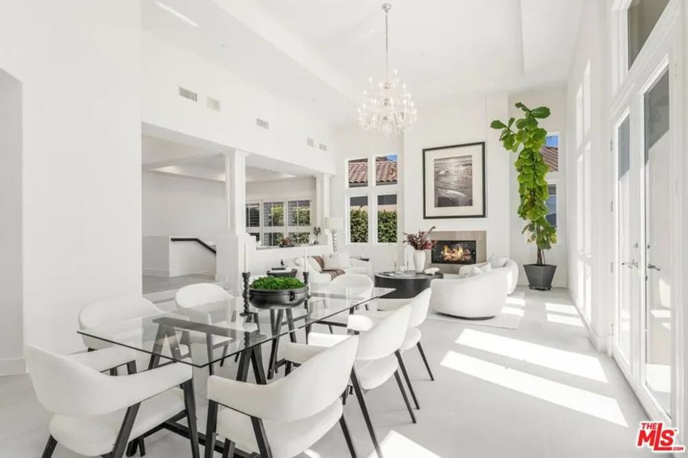 16610 Calle Brittany Pacific Palisades, CA 90272