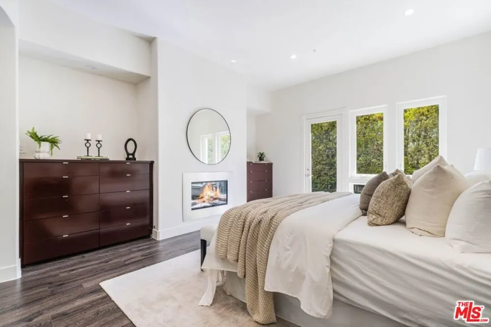 16610 Calle Brittany Pacific Palisades, CA 90272