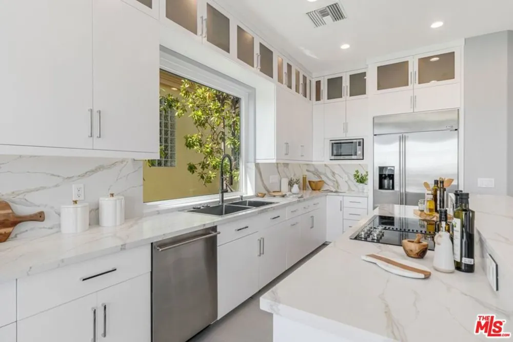 16610 Calle Brittany Pacific Palisades, CA 90272