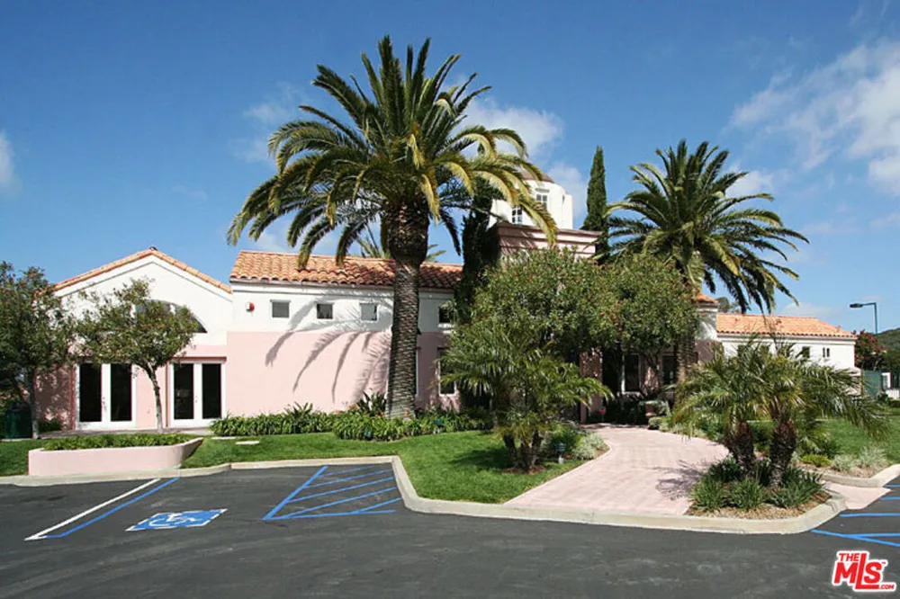 16610 Calle Brittany Pacific Palisades, CA 90272