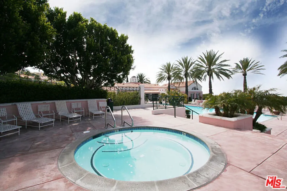 16610 Calle Brittany Pacific Palisades, CA 90272