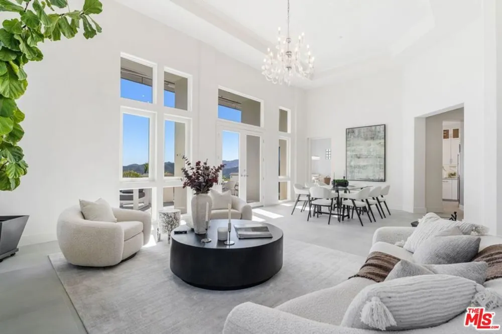 16610 Calle Brittany Pacific Palisades, CA 90272