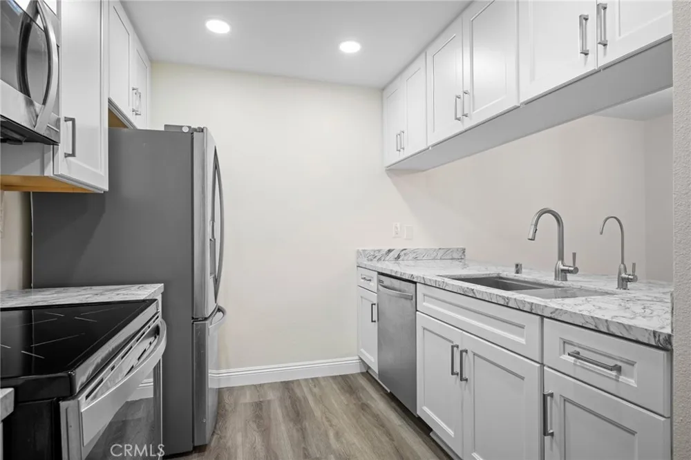 3481 Stancrest Drive #123 Glendale, CA 91208