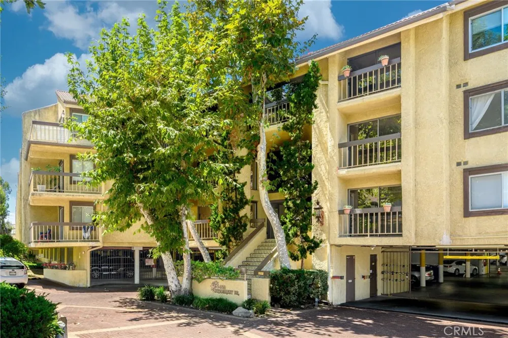 3481 Stancrest Drive #123 Glendale, CA 91208