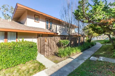 225 Red Oak Drive