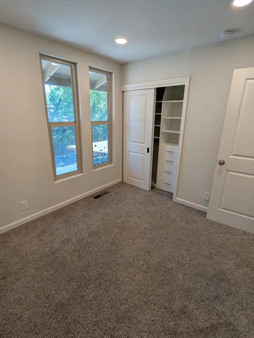 225 Red Oak Drive Sunnyvale, CA 94086