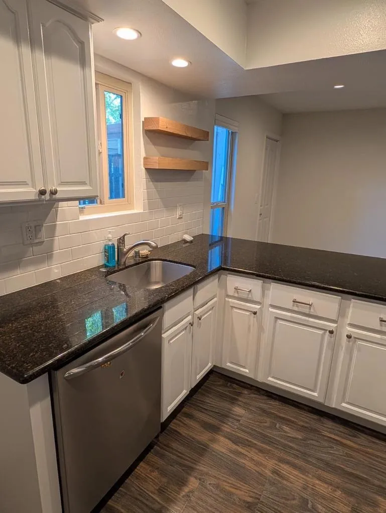 225 Red Oak Drive Sunnyvale, CA 94086