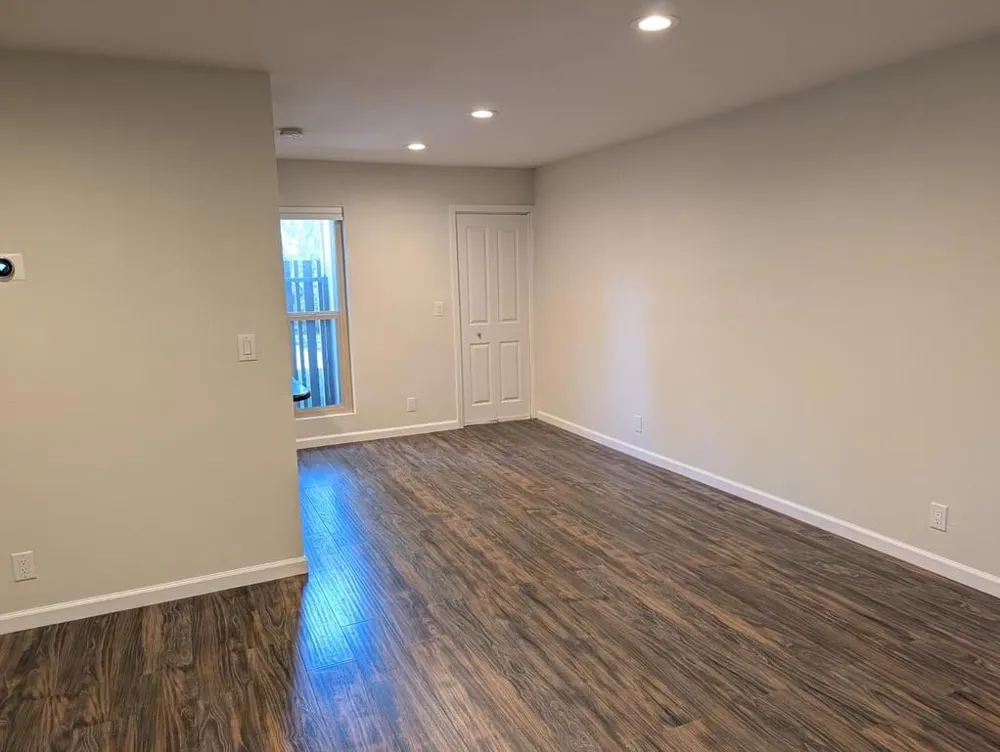225 Red Oak Drive Sunnyvale, CA 94086