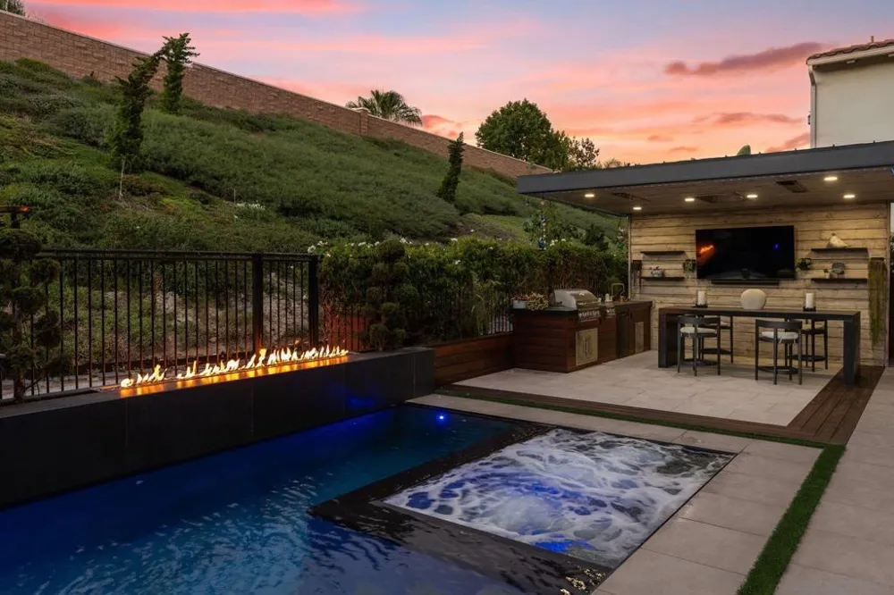 4720 Borden Carlsbad, CA 92010